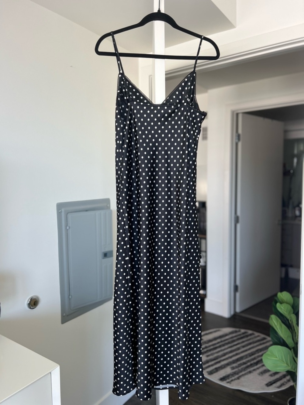 Camila Coelho Black & White Polka Dot Satin Midi Dress- Medium - Picture 4 of 6